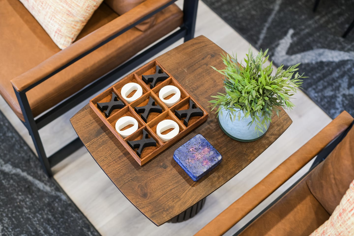 Dining table detail