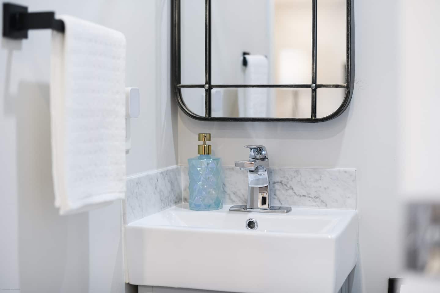 Bathroom sink