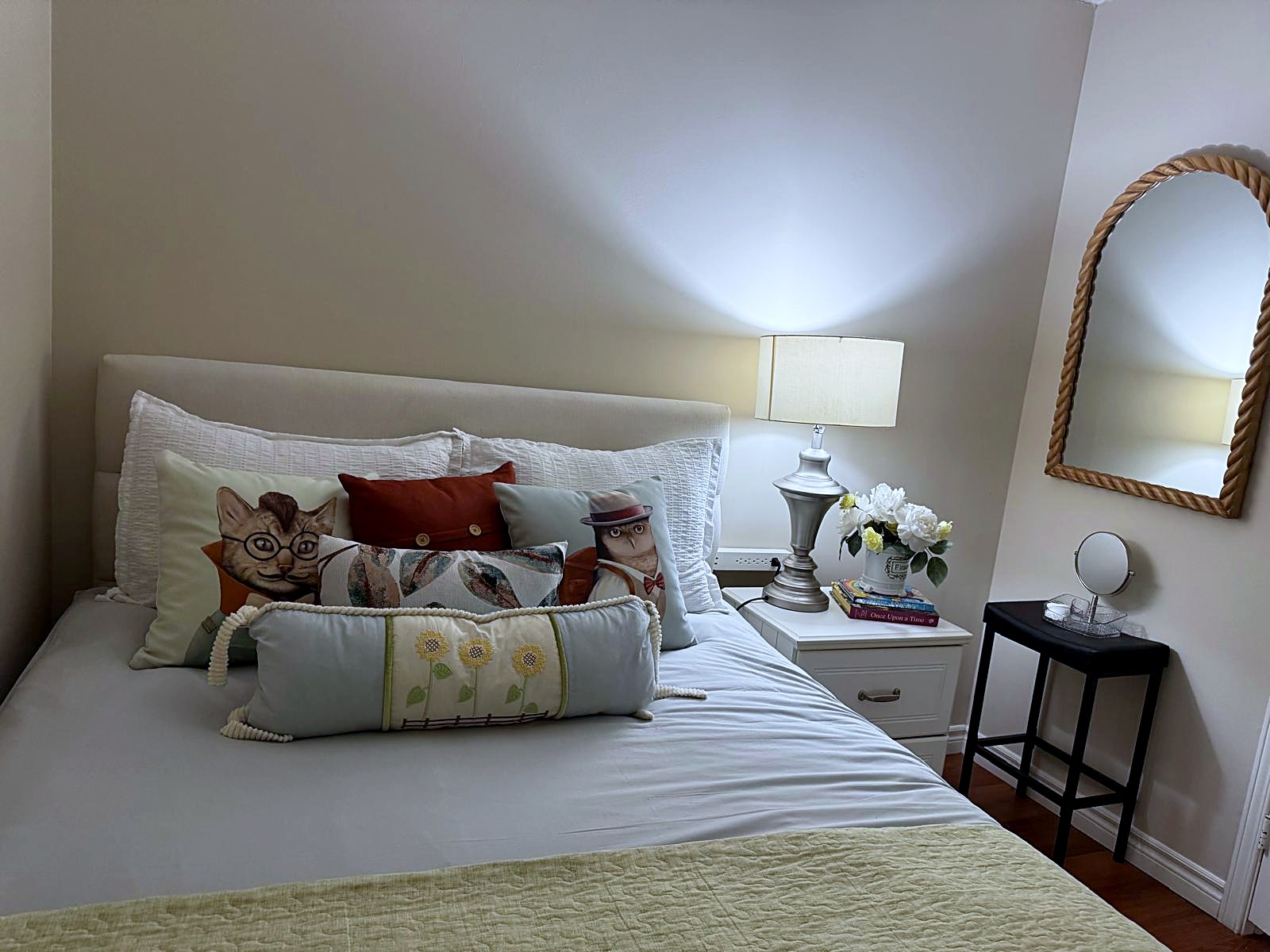 Bedroom 3 — bedside detail
