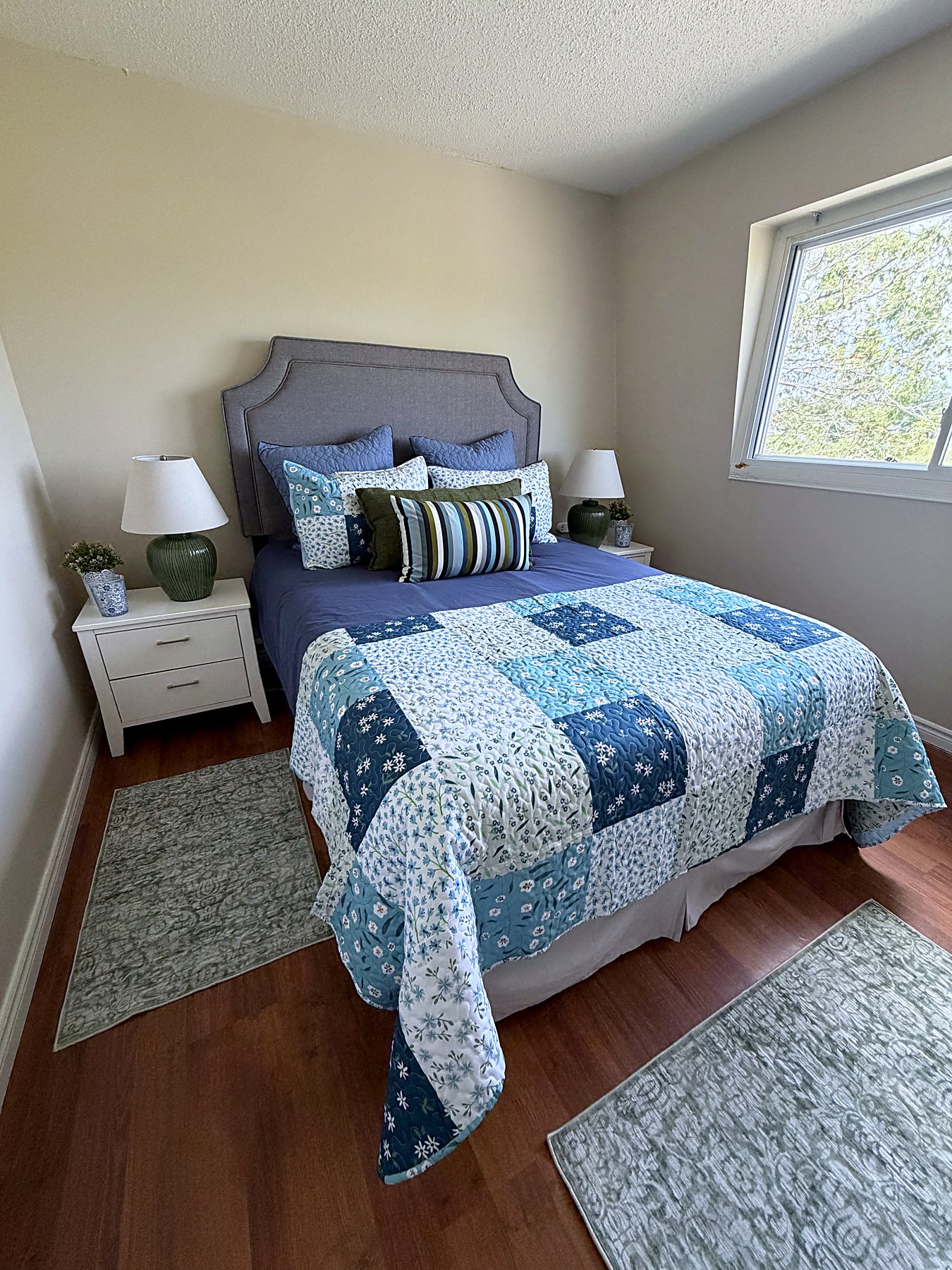 Queen bedroom
