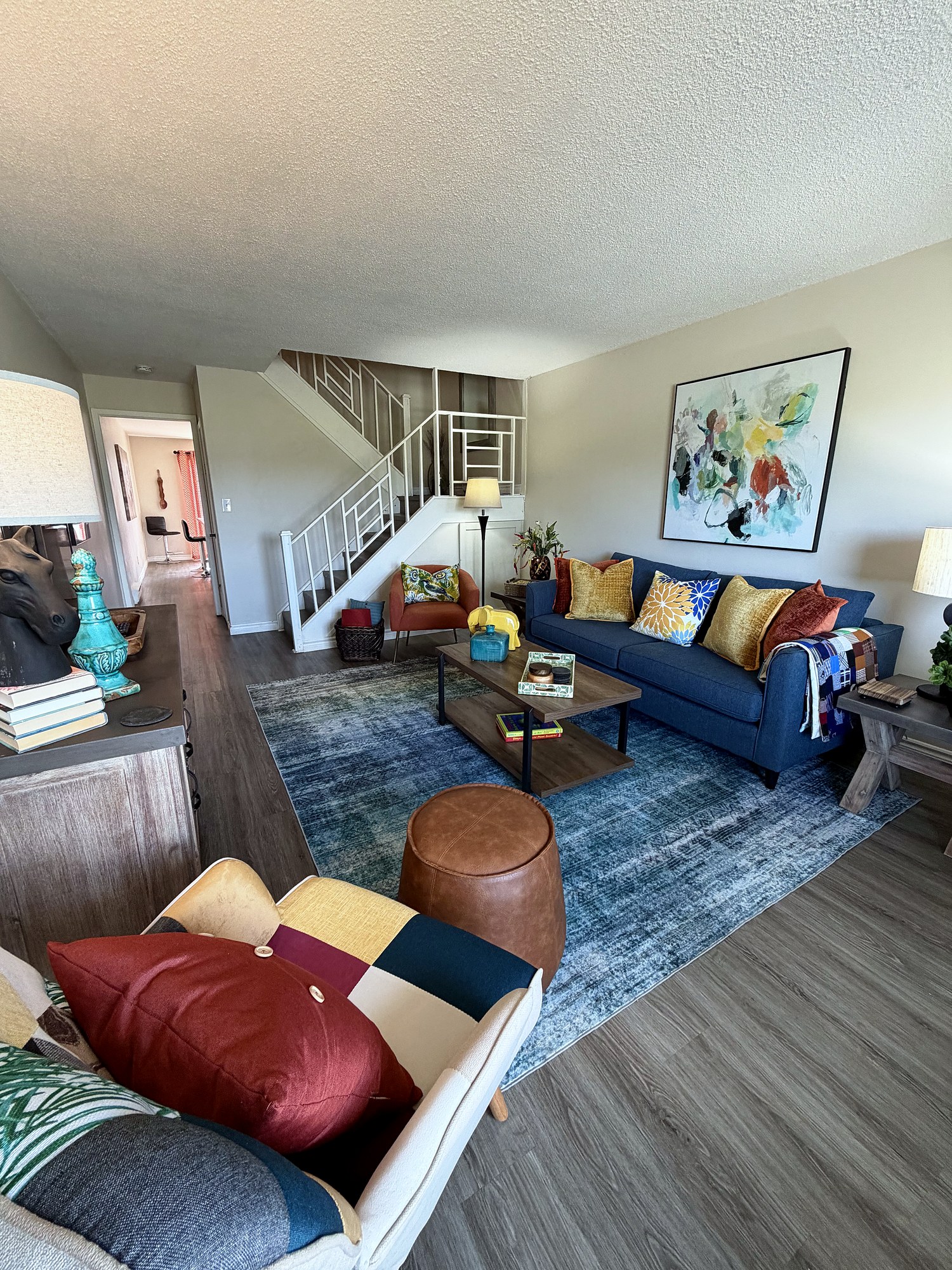 Coffee table & seating